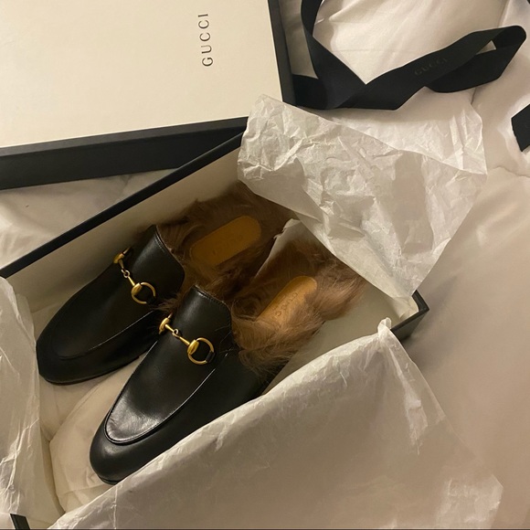 SOLD💗Authentic Gucci women's Princetown fur black mules slippers - Picture 2 of 6
